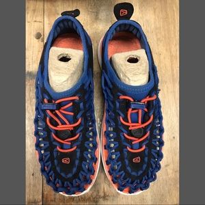 KEEN UNEEK boys sandals size 3